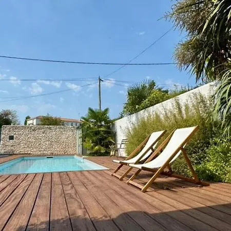Au Coeur De - 10min Du Centre-ville Et De La Gare - Piscine - 4 8 Personnes Villa *