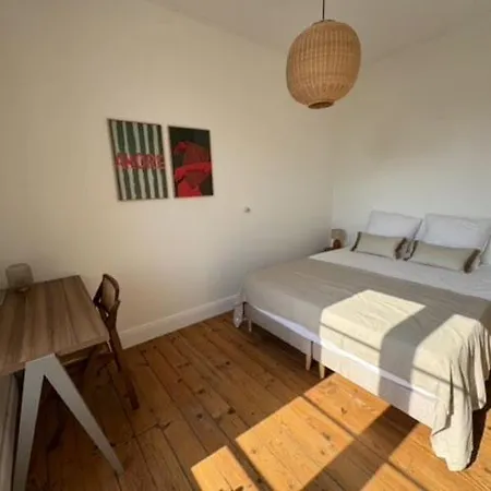 Au Coeur De - 10min Du Centre-ville Et De La Gare - Piscine - 4 8 Personnes Villa *