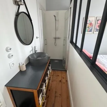 Au Coeur De - 10min Du Centre-ville Et De La Gare - Piscine - 4 8 Personnes Villa *