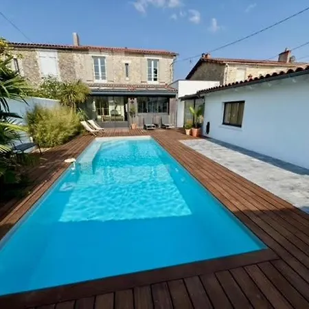 Au Coeur De - 10min Du Centre-ville Et De La Gare - Piscine - 4 8 Personnes * La Rochelle (Charente-Maritime)